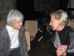 Marie-Theres Scheffczyk im Gespräch mit einer Teilnehmerin