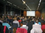 Eine grosse Zuhörerschaft folgt dem Vortrag von Frau Dr. Steiner