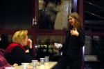 Eine interessierte Zuhörerin und Frau Dr. Jeannette Nuessli Guth, Zürich